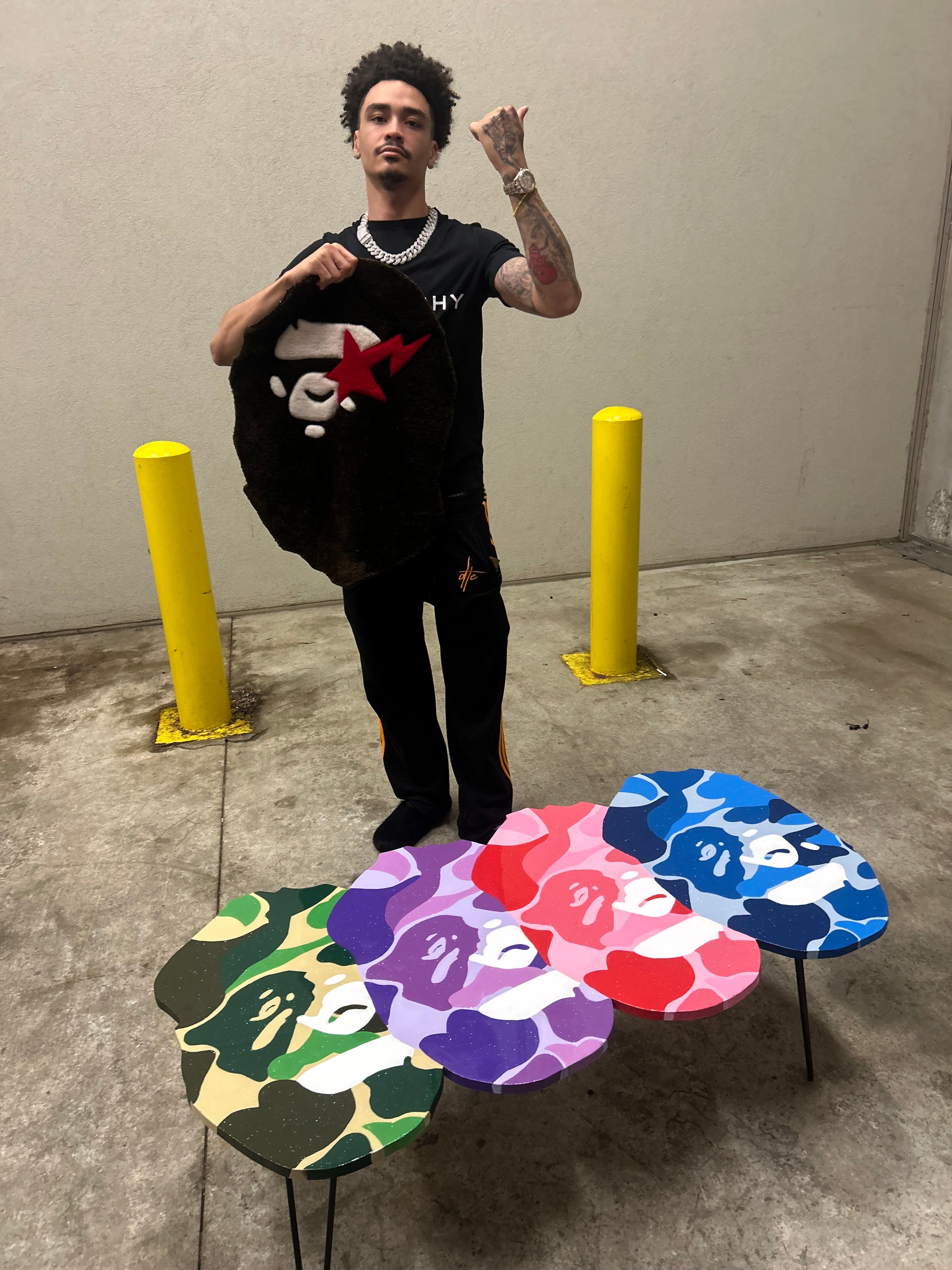 BAPE HEADS TABLE