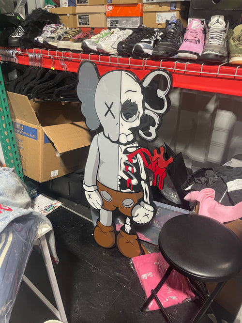 1:1 KAWS